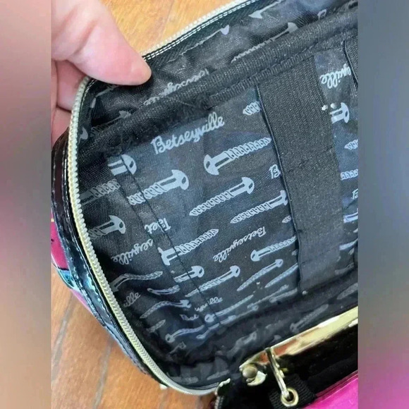 Betseyville Betsey Johnson Clear Plastic PVC Y2K Cartwheel Bag Planner Binder - Picture 8 of 10